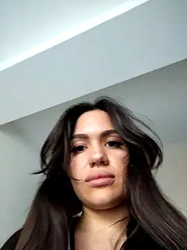 SiennaLuxexx online show from 05/05/26, 11:29