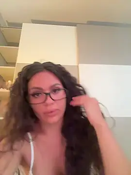 Snapshot of SiennaLuxexx chatting on 07/21/26, 04:42 SiennaLuxexx online show from 07/21/26, 04:42