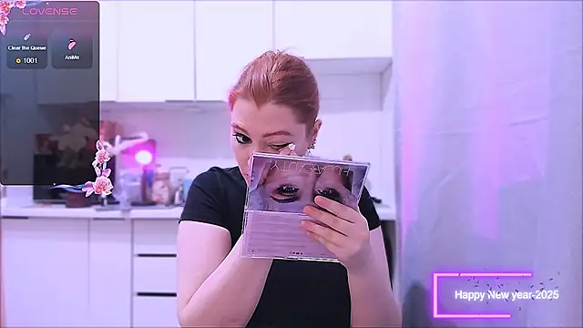 Snapshot of Ungoliant_Kiss chatting on 12/17/25, 01:55 Ungoliant Kiss online show from 12/17/25, 01:55