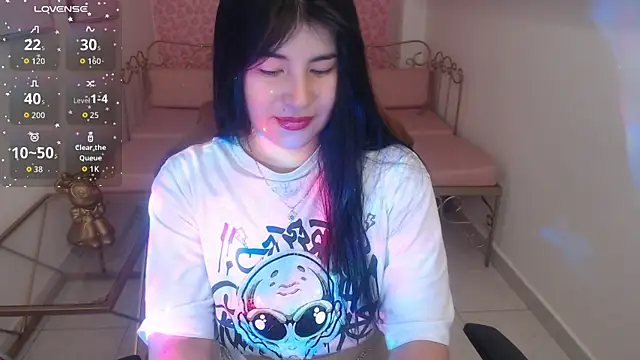 Snapshot of Nina_harpper_ chatting on 12/03/25, 01:20 Nina harpper online show from 12/03/25, 01:20