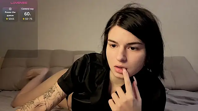 Snapshot of lololozhechka chatting on 12/02/25, 06:25 lololozhechka online show from 12/02/25, 06:25