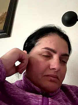 Snapshot of gini92 chatting on 01/13/26, 12:32 gini92 online show from 01/13/26, 12:32