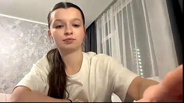 Snapshot of EllieBerrie chatting on 12/02/25, 03:51 EllieBerrie online show from 12/02/25, 03:51