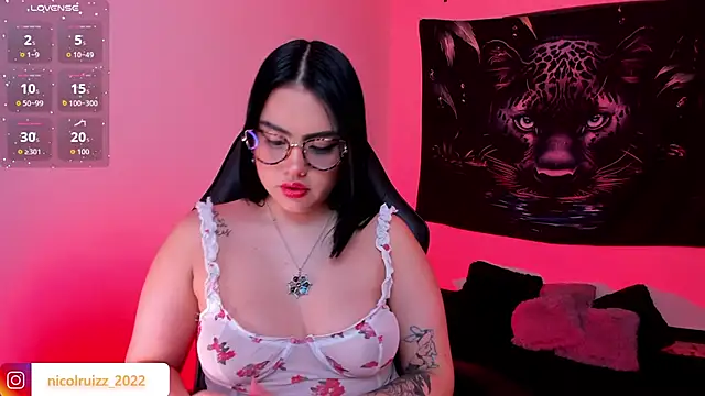 Snapshot of Nicolle_Ruizz chatting on 12/03/25, 10:35 Nicolle Ruizz online show from 12/03/25, 10:35