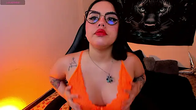 Nicolle Ruizz online show from 06/14/26, 10:28