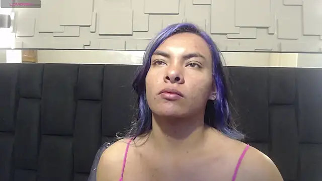 Snapshot of hanna13_ chatting on 12/04/25, 11:41 hanna13 online show from 12/04/25, 11:41