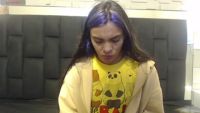 Snapshot of hanna13_ chatting on 12/05/25, 07:10 hanna13 online show from 12/05/25, 07:10