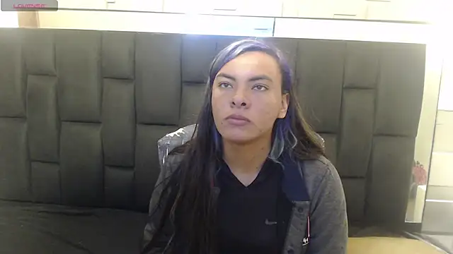 Snapshot of hanna13_ chatting on 12/15/25, 03:16 hanna13 online show from 12/15/25, 03:16