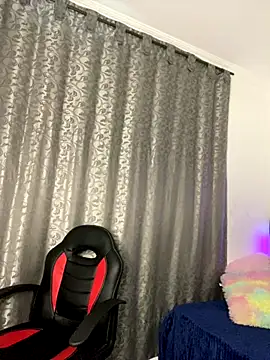 Snapshot of NATALIA_EF chatting on 12/04/25, 12:25 NATALIA EF online show from 12/04/25, 12:25