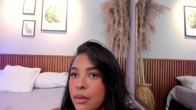 MIAROGGERSS online show from 05/01/26, 04:17