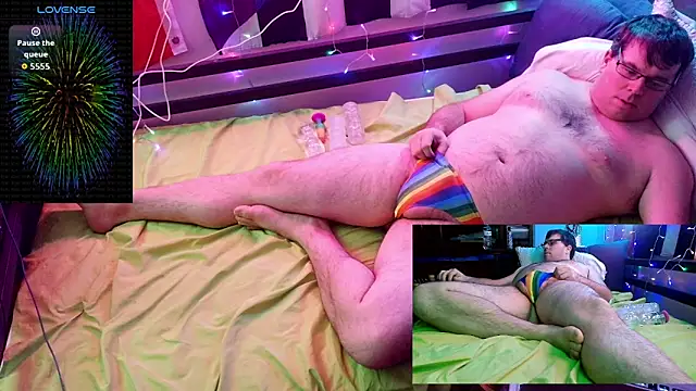 Snapshot of cumfun110@xh chatting on 12/04/25, 12:31 cumfun110xh online show from 12/04/25, 12:31