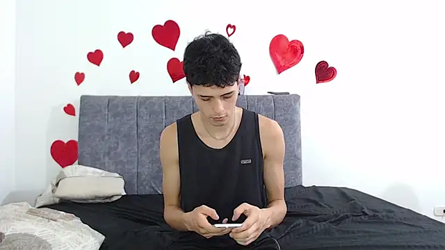 hottie couplee online show from 06/16/26, 10:34