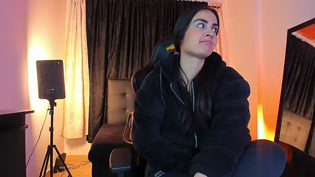 Snapshot of liaa_herrera chatting on 12/03/25, 10:24 liaa herrera online show from 12/03/25, 10:24