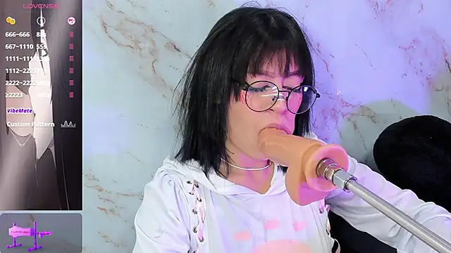 Snapshot of sofia_shadow_ chatting on 03/26/26, 03:23 sofia shadow online show from 03/26/26, 03:23