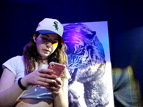 Snapshot of NatyMia chatting on 12/14/25, 04:45 NatyMia online show from 12/14/25, 04:45