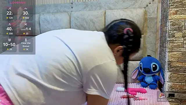 ValeryMorales online show from 12/16/25, 03:44