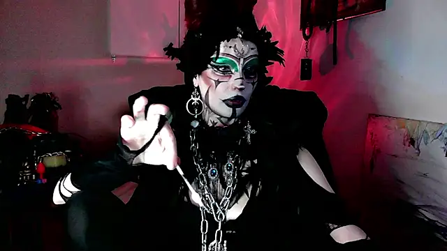 Snapshot of EmpressMorrigan chatting on 12/19/25, 11:17 EmpressMorrigan online show from 12/19/25, 11:17