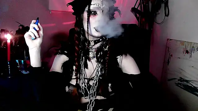 Snapshot of EmpressMorrigan chatting on 01/15/26, 01:48 EmpressMorrigan online show from 01/15/26, 01:48