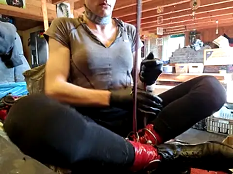 Snapshot of laaralatexxa_BDSM chatting on 03/26/26, 02:11 laaralatexxa BDSM online show from 03/26/26, 02:11