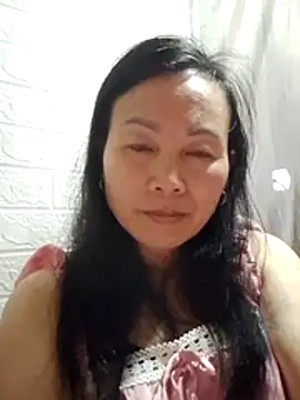 Snapshot of Lili-123k chatting on 12/13/25, 10:15 Lili-123k online show from 12/13/25, 10:15