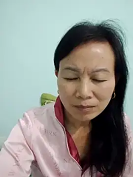 Snapshot of Lili-123k chatting on 12/15/25, 01:10 Lili-123k online show from 12/15/25, 01:10