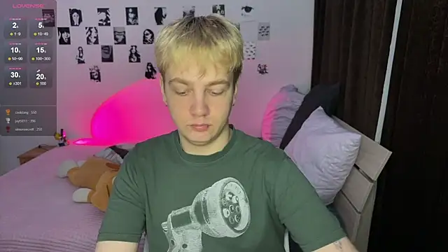 Snapshot of olivertasty2 chatting on 12/02/25, 06:19 olivertasty2 online show from 12/02/25, 06:19