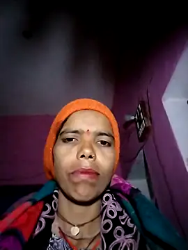 Snapshot of Chetna_sharma chatting on 12/13/25, 11:21 Chetna sharma online show from 12/13/25, 11:21