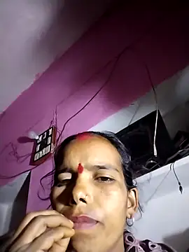 Snapshot of Chetna_sharma chatting on 12/18/25, 03:07 Chetna sharma online show from 12/18/25, 03:07