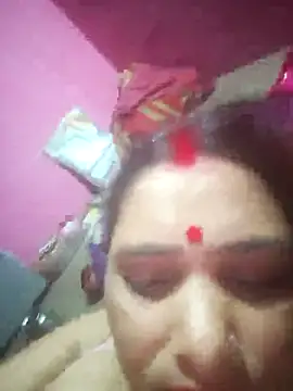 Your-shreya143 online show from 04/26/26, 10:07