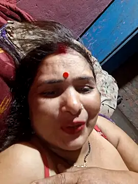Your-shreya143 online show from 05/10/26, 08:14