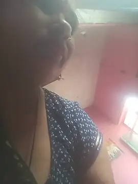 Your-shreya143 online show from 06/25/26, 06:07