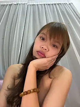 Snapshot of say-hi2 chatting on 12/16/25, 06:35 say-hi2 online show from 12/16/25, 06:35