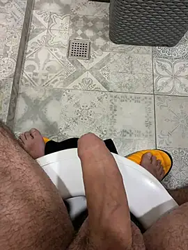 Snapshot of zukammm chatting on 01/08/26, 12:40 zukammm online show from 01/08/26, 12:40