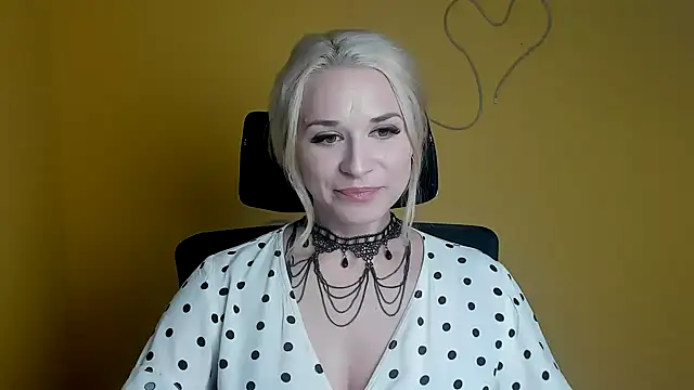 Snapshot of Melodie_Aster chatting on 04/13/26, 11:27 Melodie Aster online show from 04/13/26, 11:27