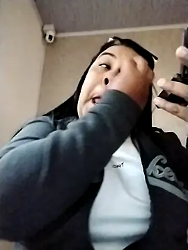 Snapshot of Carameloswing1 chatting on 12/14/25, 11:37 Carameloswing1 online show from 12/14/25, 11:37