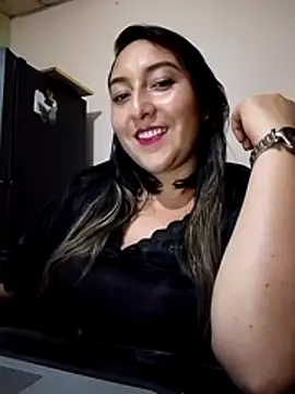 Snapshot of Valeria_montana_ chatting on 04/06/26, 01:47 Valeria montana online show from 04/06/26, 01:47