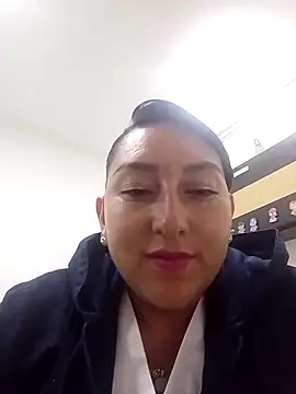 Snapshot of Valeria_montana_ chatting on 04/13/26, 11:37 Valeria montana online show from 04/13/26, 11:37