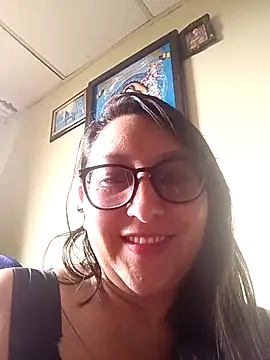 Snapshot of Valeria_montana_ chatting on 04/19/26, 03:22 Valeria montana online show from 04/19/26, 03:22