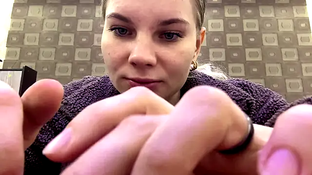 Snapshot of Vaniasa_2007 chatting on 12/20/25, 01:23 Vaniasa 2007 online show from 12/20/25, 01:23