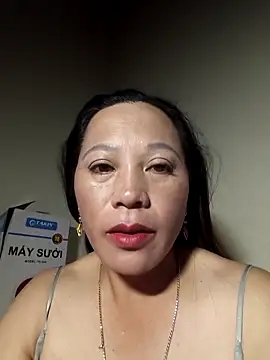 Snapshot of Y-eahi chatting on 12/03/25, 04:38 Y-eahi online show from 12/03/25, 04:38