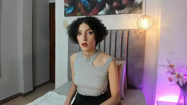 Snapshot of LyraVendrell chatting on 03/13/26, 07:31 LyraVendrell online show from 03/13/26, 07:31