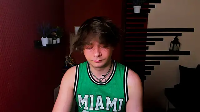 Snapshot of ErosPulseee chatting on 12/14/25, 12:43 ErosPulseee online show from 12/14/25, 12:43