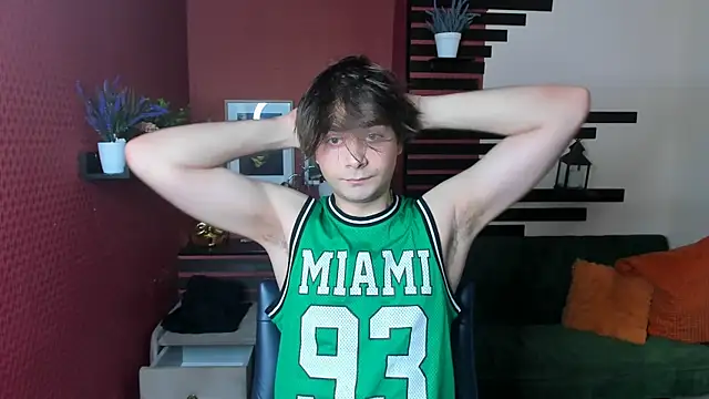 Snapshot of ErosPulseee chatting on 12/17/25, 12:11 ErosPulseee online show from 12/17/25, 12:11