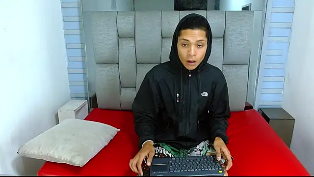 Axel Marcu online show from 12/05/25, 01:09