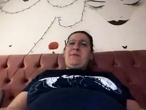 Snapshot of Dana92va chatting on 02/13/26, 06:37 Dana92va online show from 02/13/26, 06:37