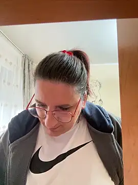 Snapshot of Dana92va chatting on 02/15/26, 06:32 Dana92va online show from 02/15/26, 06:32