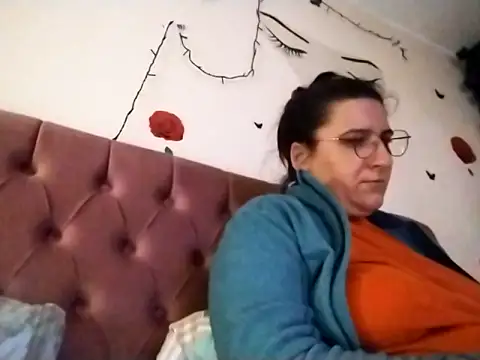 Snapshot of Dana92va chatting on 02/15/26, 06:15 Dana92va online show from 02/15/26, 06:15