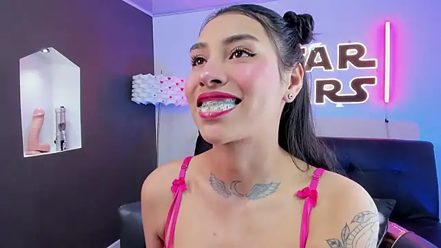 Snapshot of miss_monserrat chatting on 12/15/25, 06:34 miss monserrat online show from 12/15/25, 06:34