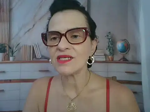 Snapshot of Luna-Hot0802 chatting on 01/16/26, 12:53 Luna-Hot0802 online show from 01/16/26, 12:53