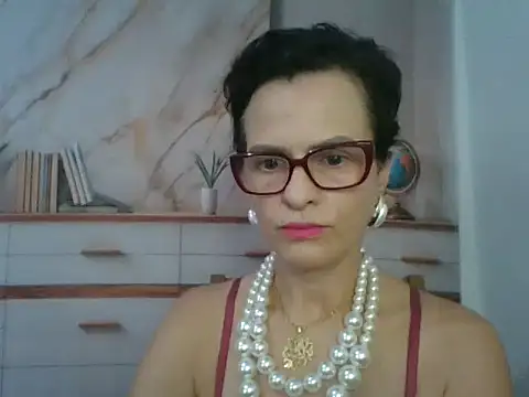 Snapshot of Luna-Hot0802 chatting on 02/04/26, 02:23 Luna-Hot0802 online show from 02/04/26, 02:23